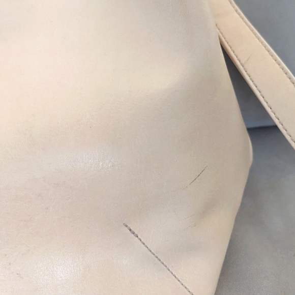 Matt & Nat Vegan Leather Large Laptop Bag in Cream - Picture 3 of 6